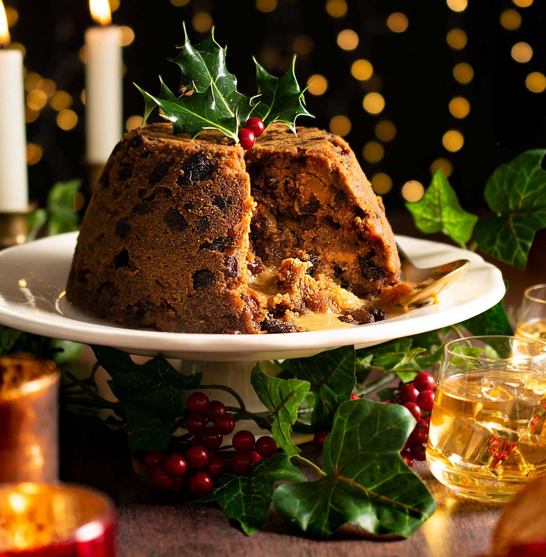 https://www.drambuie.com/assets/Uploads/cocktails/listimage/Gluten-free-Drambuie-Xmas-pudding-desktop.jpg