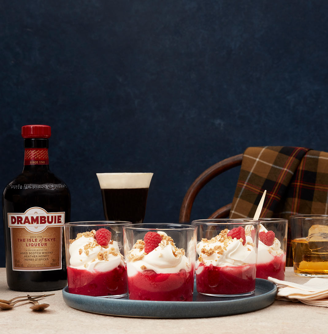 https://www.drambuie.com/assets/Uploads/cocktails/listimage/Scottish-Raspberry-Cranachan-desktop.jpg